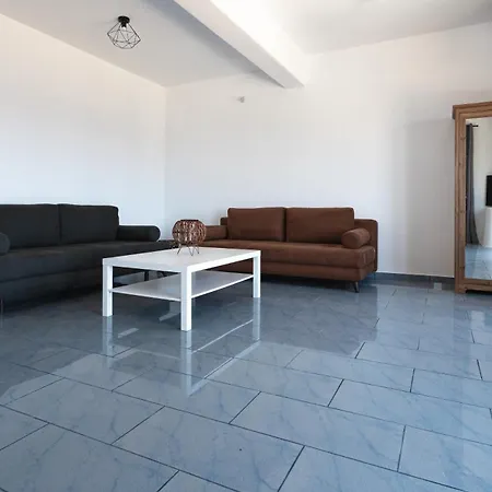 White Wave Apartment *