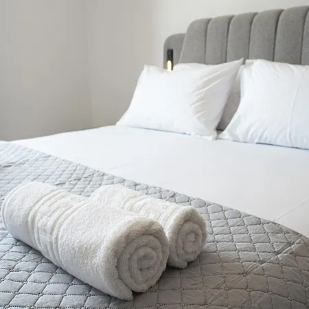 White Wave Apartment *